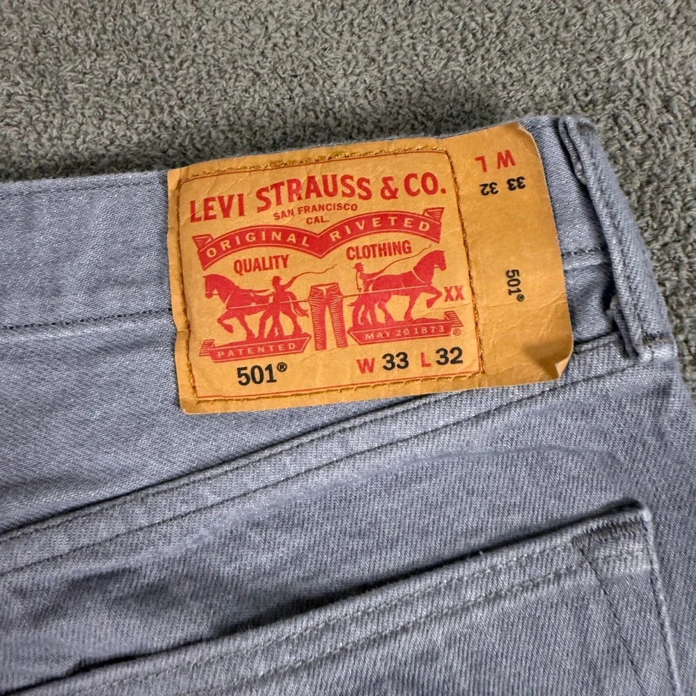 Levis 501 Original Fit Mens Light Grey Straight Leg Button Fly Jeans 33x32